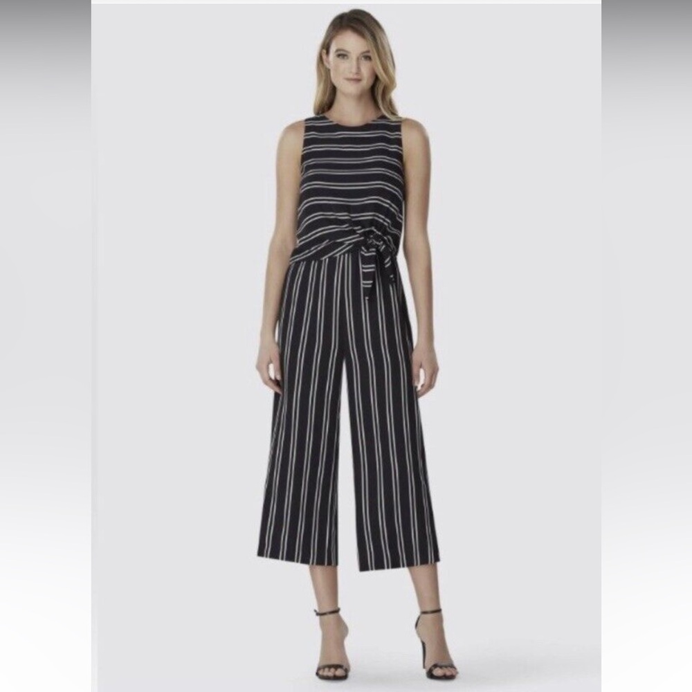 Tahari size 6 jumpsuit